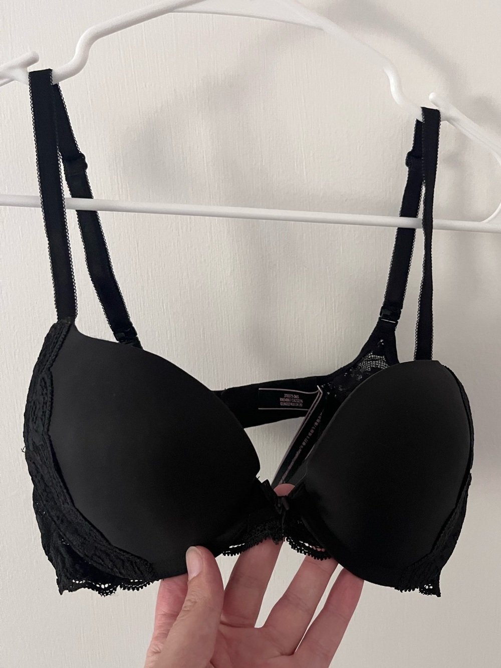 Victoria’s Secret Dream Angels Black Push Up Bra Lace Detailing Size 32B